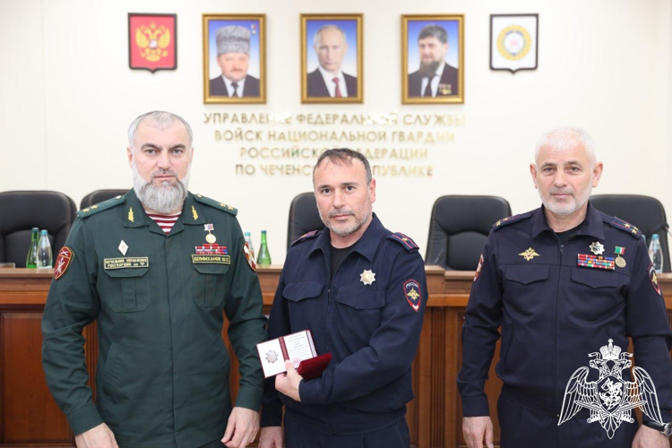 В Грозном специалистов медицинской службы Росгвардии поздравили с профессиональным праздником