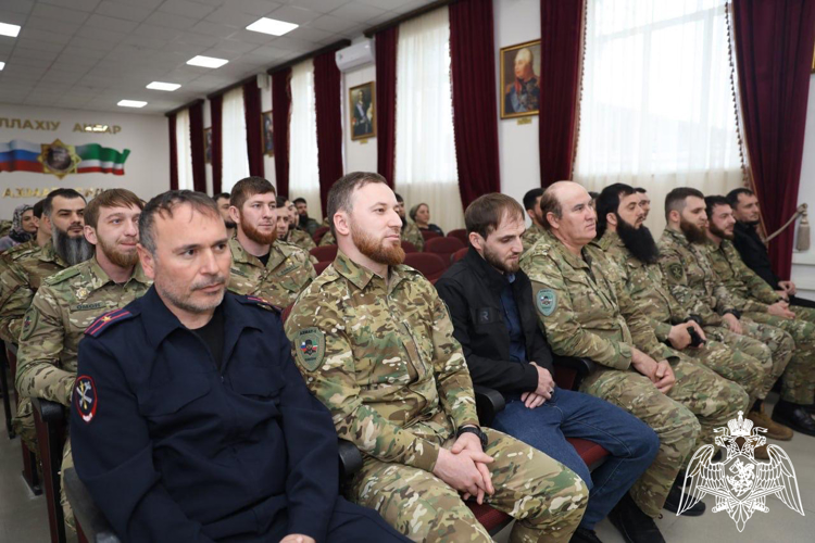 В Грозном специалистов медицинской службы Росгвардии поздравили с профессиональным праздником