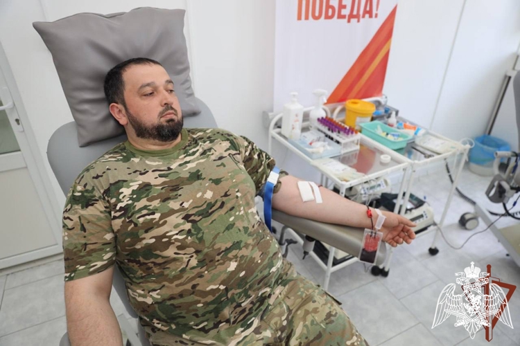 Росгвардейцы поддержали донорскую акцию в Грозном