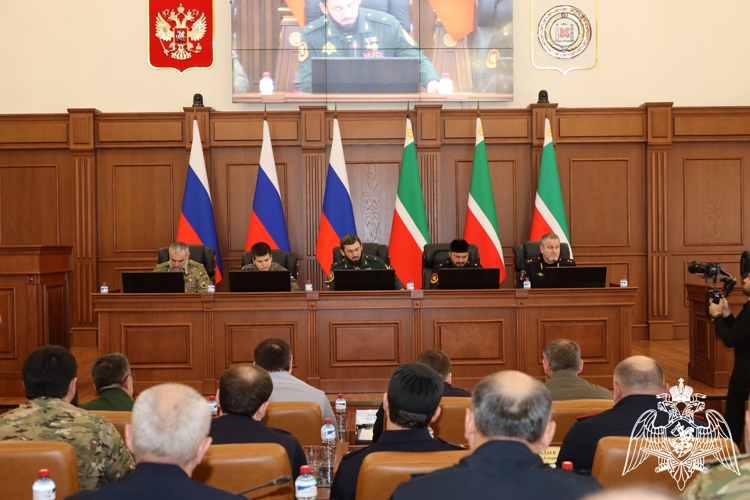 Начальник Управления Росгвардии по Чеченской Республике принял участие в совещании регионального Правительства.