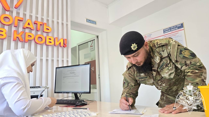Более 50 росгвардейцев поддержали ведомственную донорскую акцию в Чеченской Республике