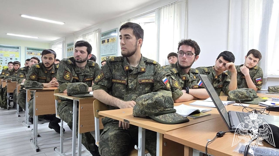 Сотрудники Росгвардии  провели патриотическое мероприятие для студентов Чеченской Республики