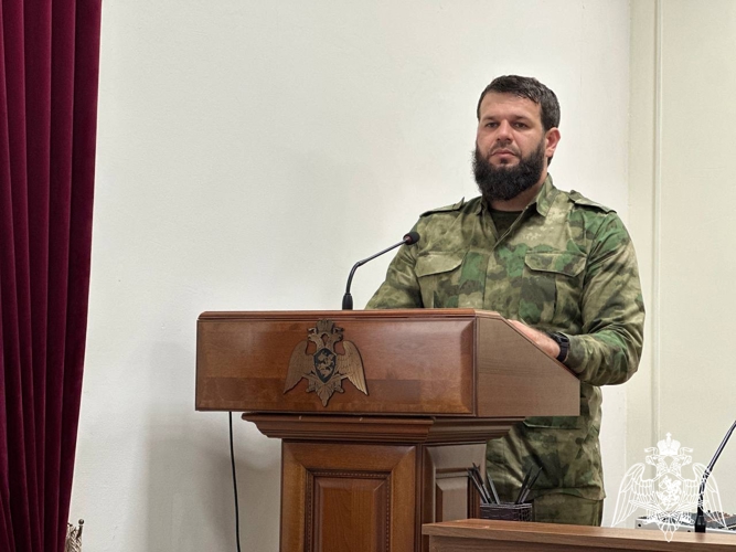 Росгвардейцы в Грозном приняли участие в круглом столе, посвященном Дню воинской славы России
