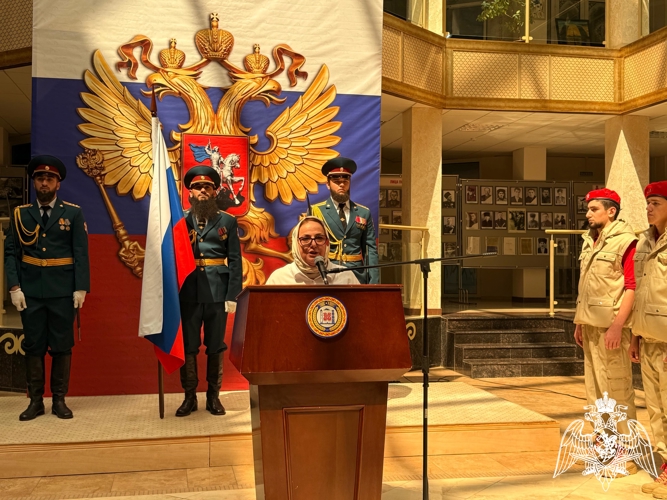 В Грозном росгвардейцы приняли участие в мероприятиях ко Дню Государственного флага Российской Федерации