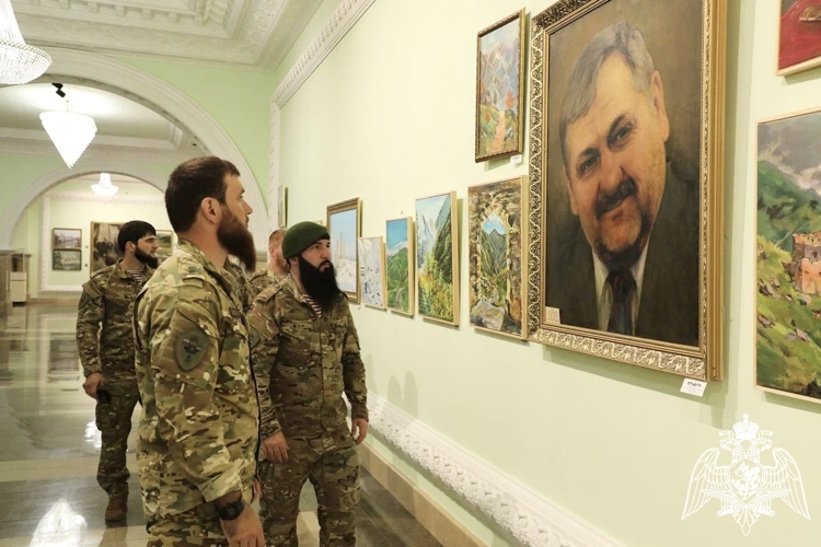 Росгвардейцы приняли участие в памятных мероприятиях, посвященных Первому Президенту Чеченской Республики 