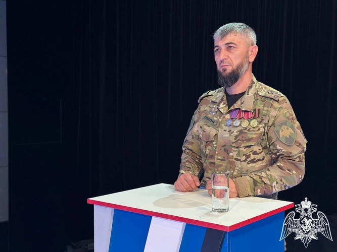 Командир роты ОМОН «АХМАТ-1» принял участие в ток-шоу «Резонанс»