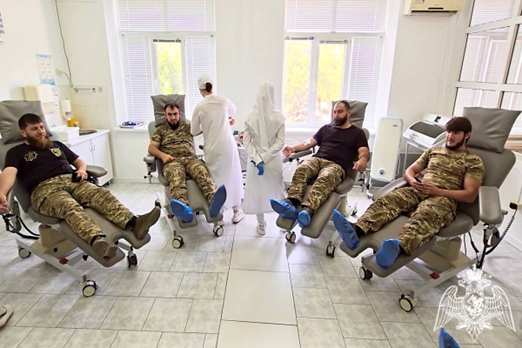 В Грозном росгвардейцы приняли участие в донорской акции «От сердца к сердцу» 