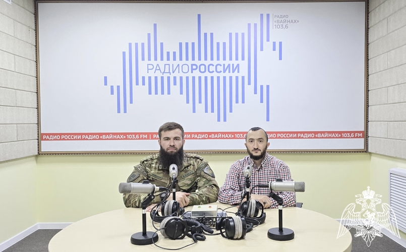 Сотрудник ОМОН «АХМАТ-Грозный» стал очередным гостем радиорубрики «В эфире Росгвардия»