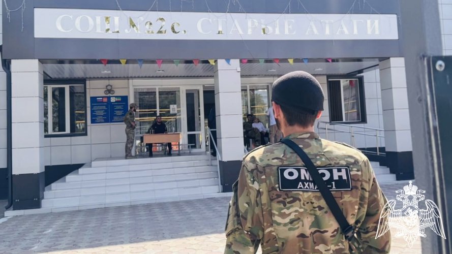 Росгвардейцы Чеченской Республики обеспечили правопорядок в День знаний 