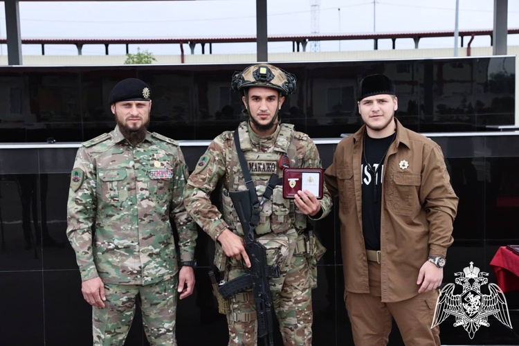 В Грозном отметили 25-ю годовщину со дня образования ОМОН «АХМАТ-Крепость» (на транспорте)