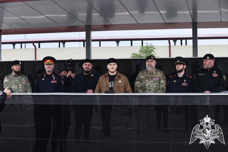 В Грозном отметили 25-ю годовщину со дня образования ОМОН «АХМАТ-Крепость» (на транспорте)