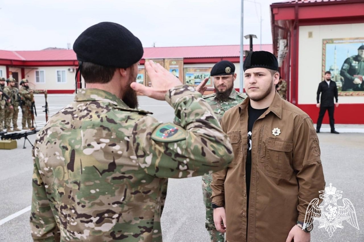 В Грозном отметили 25-ю годовщину со дня образования ОМОН «АХМАТ-Крепость» (на транспорте)