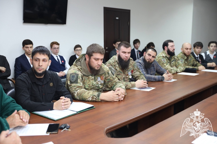 В Грозном росгвардейцы приняли участие в патриотическом мероприятии 