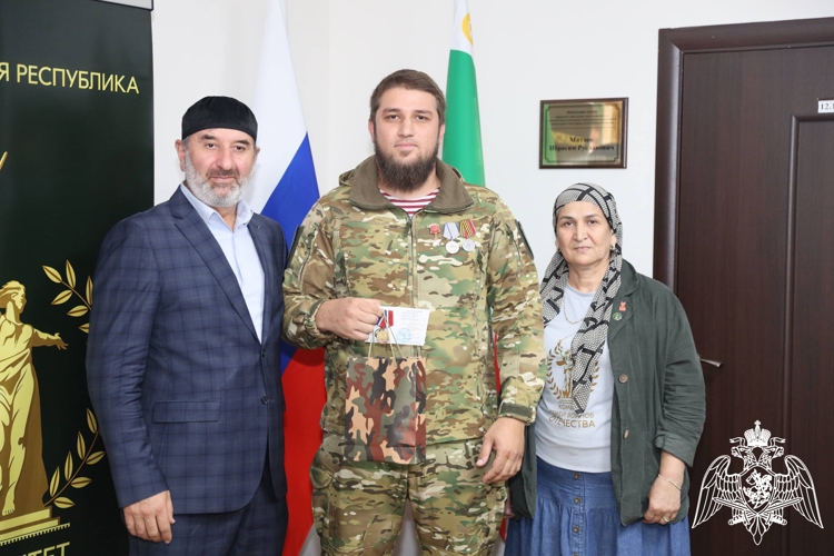 В Грозном росгвардейцы приняли участие в патриотическом мероприятии 