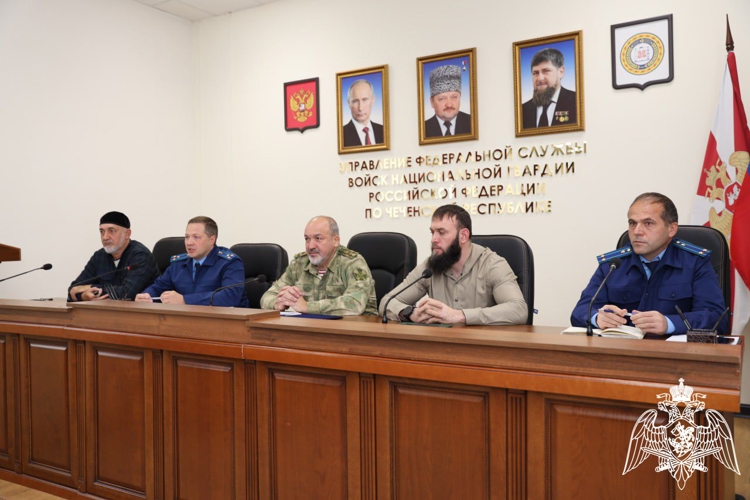 В Управлении Росгвардии по Чеченской Республике обсудили социальные гарантии для участников СВО