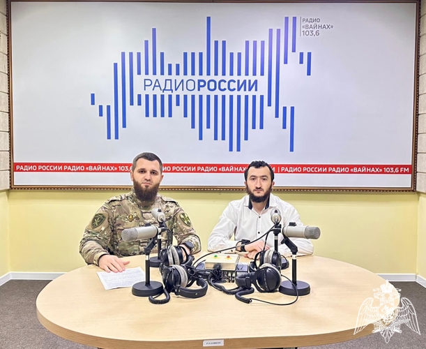 «В эфире Росгвардия»: радиослушателям Чеченской Республики рассказали о работе военных медиков
