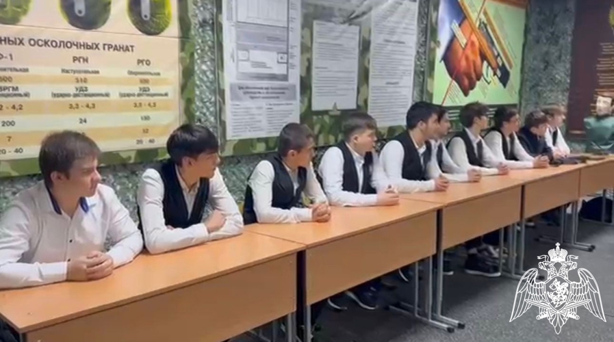 Росгвардейцы провели урок мужества для воспитанников образовательного центра «Квант»