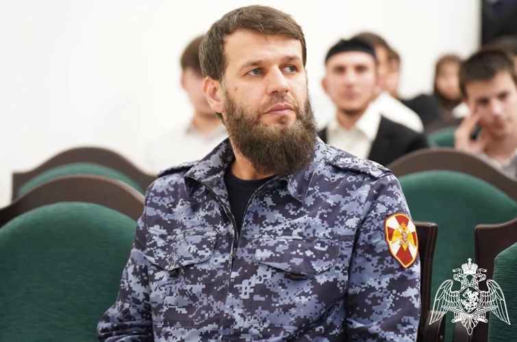 В Грозном представители Росгвардии приняли участие в патриотическом мероприятии