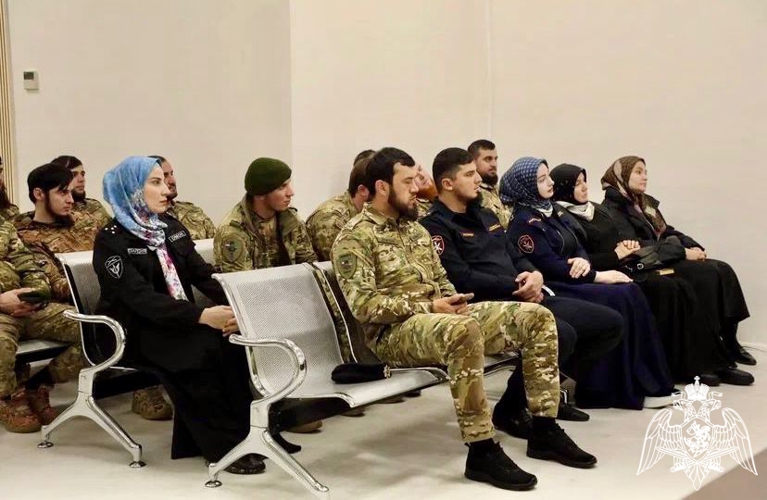 В Чеченской Республике росгвардейцы приняли участие в профилактической лекции по противодействию идеологии экстремизма