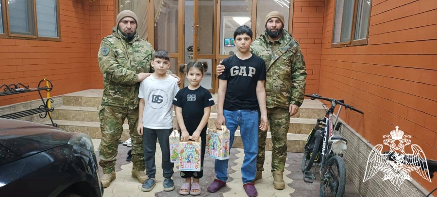 В Чеченской Республике дети погибших сотрудников Росгвардии получили новогодние подарки 