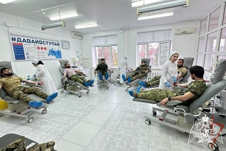 В Грозном росгвардейцы стали участниками всероссийской акции «От сердца к сердцу»
