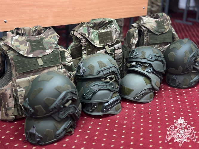 Военкоры передали ОМОН «АХМАТ-1» снаряжение и технические средства