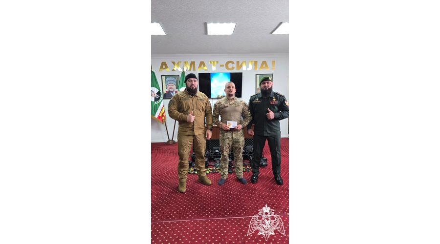 Военкоры передали ОМОН «АХМАТ-1» снаряжение и технические средства