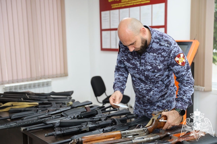 В Чеченской Республике росгвардейцы проверили более 20 тысяч владельцев гражданского оружия