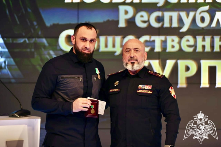 В Грозном представитель Росгвардии поздравил активистов «Турпалхой» с  годовщиной со дня образования движения 