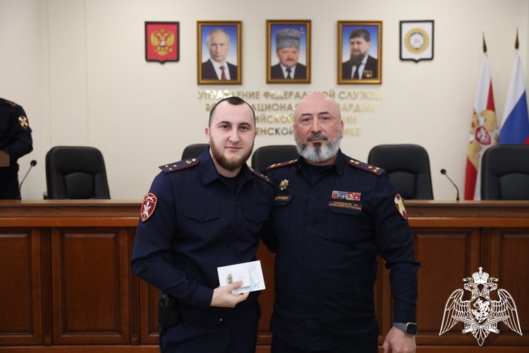 В Грозном наградили сотрудников лицензионно-разрешительной работы и госконтроля Росгвардии