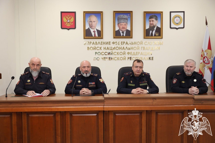 В Грозном наградили сотрудников лицензионно-разрешительной работы и госконтроля Росгвардии