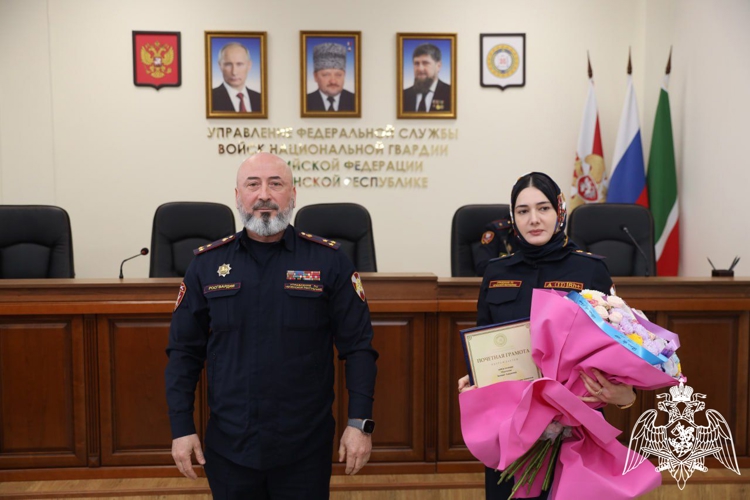 В Грозном наградили сотрудников лицензионно-разрешительной работы и госконтроля Росгвардии