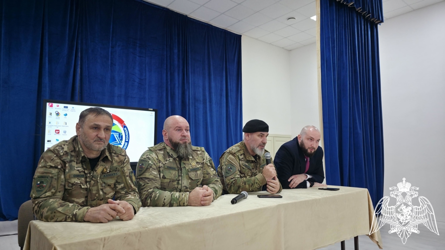 Росгвардейцы провели урок мужества для студентов педагогического колледжа в Грозном