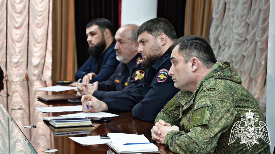 В Грозном представитель Росгвардии принял участие в заседании межведомственной комиссии