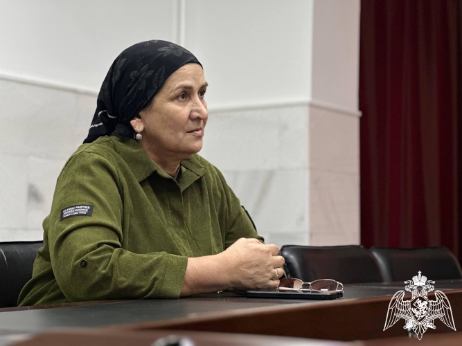 В Грозном представители Росгвардии и регионального отделения «Комитета семей воинов Отечества» обсудили вопросы сотрудничества