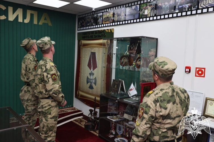 Начальник Управления Росгвардии по Чеченской Республике провел встречу с будущими офицерами