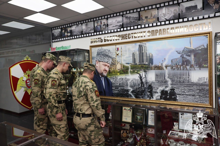 Начальник Управления Росгвардии по Чеченской Республике провел встречу с будущими офицерами