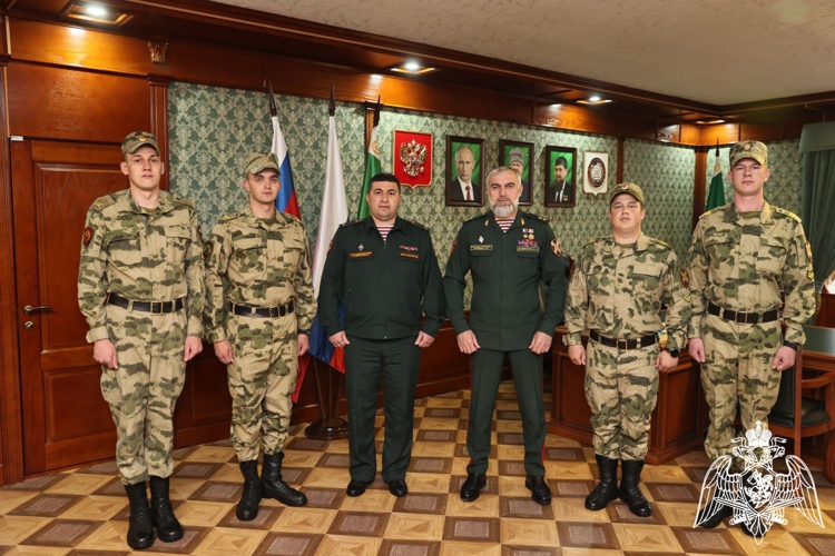 Начальник Управления Росгвардии по Чеченской Республике провел встречу с будущими офицерами