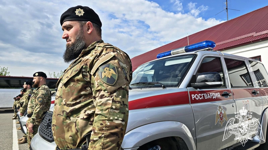 Сотрудники Росгвардии присоединились к Всероссийской акции «Бессмертный автополк» в Чеченской Республике