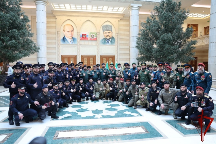 В Чеченской Республике Рамзан Кадыров вручил высокие награды представителям Росгвардии