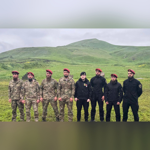 7 росгвардейцев из Чеченской Республики стали обладателями краповых беретов