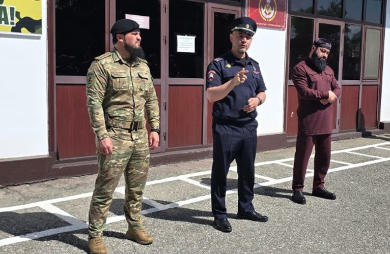В Чеченской Республике состоялась встреча росгвардейцев с представителями ГИБДД и духовенства
