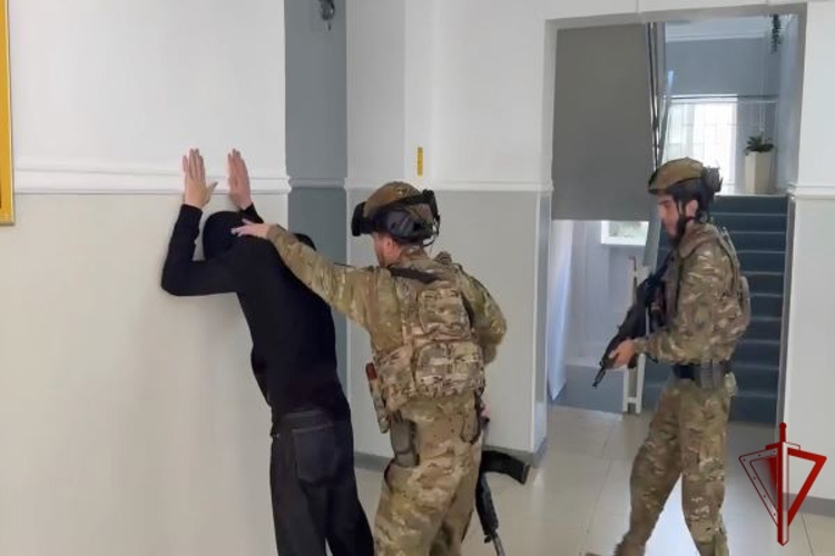 Росгвардейцы участвуют в межведомственных учениях по безопасности школ в Чеченской Республике