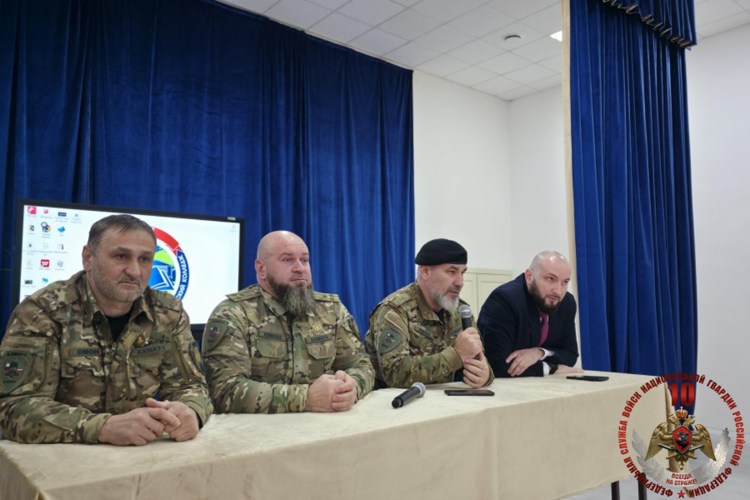 Росгвардейцы провели урок мужества для студентов педагогического колледжа в Грозном