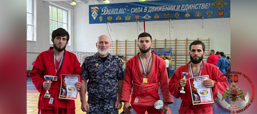Росгвардейцы из Чечни заняли весь пьедестал на окружном чемпионате по самбо