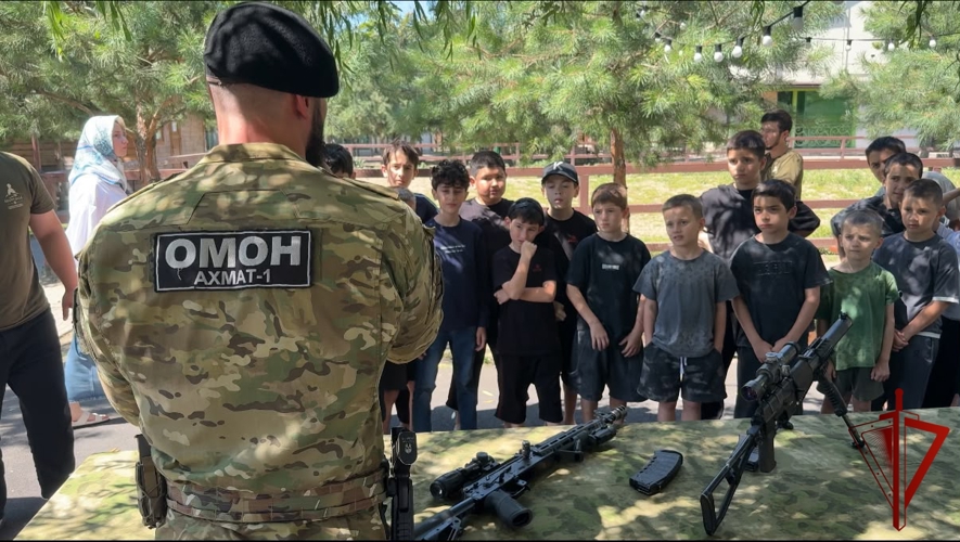 Росгвардейцы провели урок мужества для воспитанников детского лагеря «Майралла»