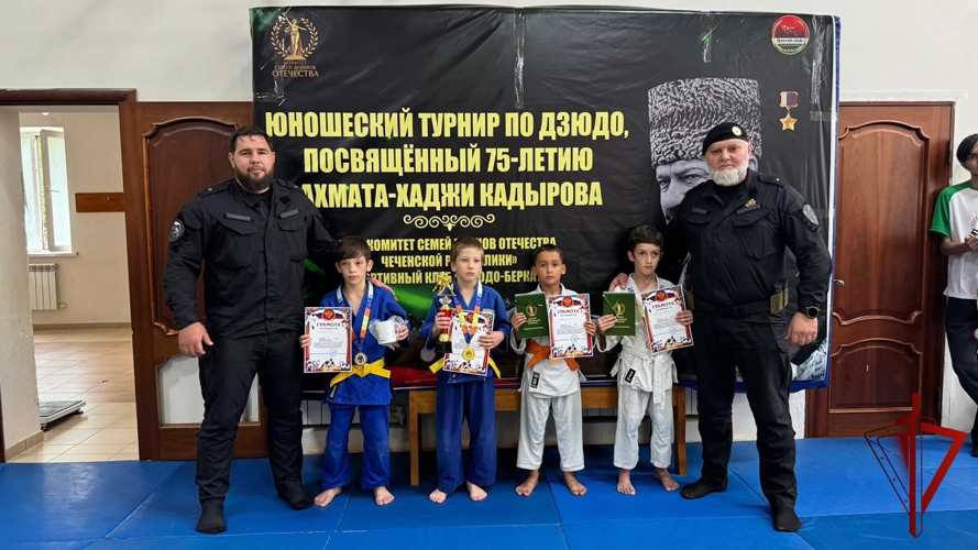 В Грозном росгвардейцы стали почетными гостями турнира по дзюдо памяти Ахмата-Хаджи Кадырова