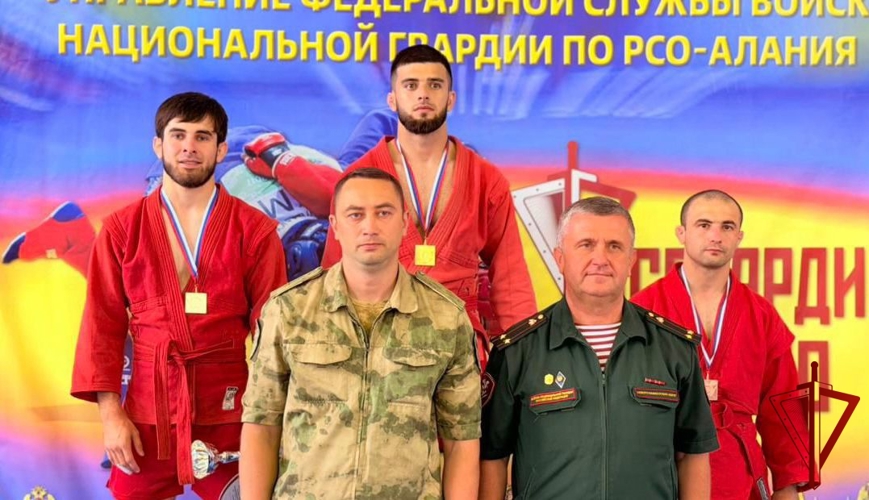 Росгвардейцы из Чечни заняли весь пьедестал на окружном чемпионате по самбо