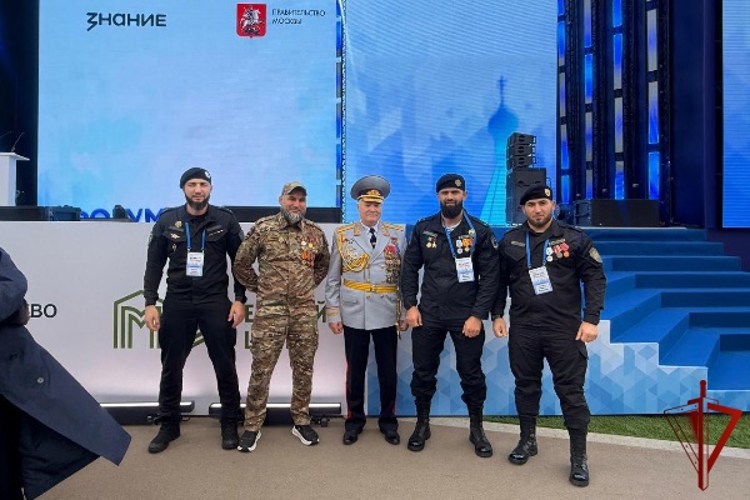 Росгвардейцы из Чеченской Республики приняли участие во Всероссийском форуме ветеранов СВО «Вместе победим»