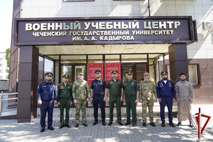 Офицер Управления Росгвардии принял участие в торжественном мероприятии в военном учебном центре ЧГУ